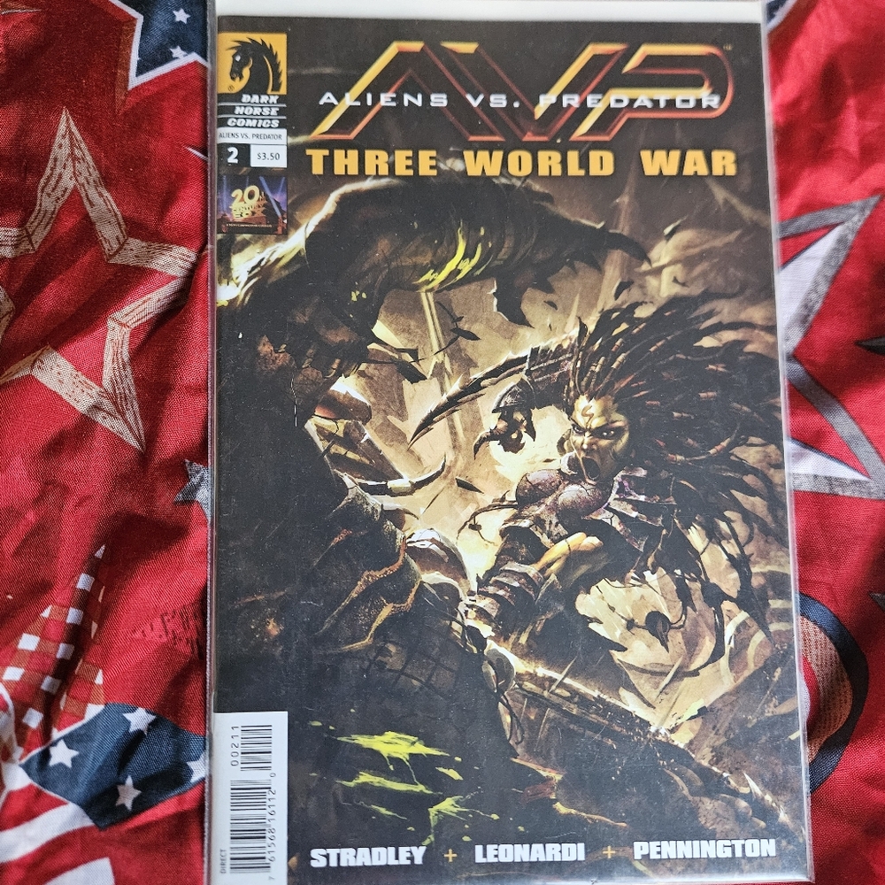 Aliens Vs. Predator Three World War Comic Book Collectible Rare